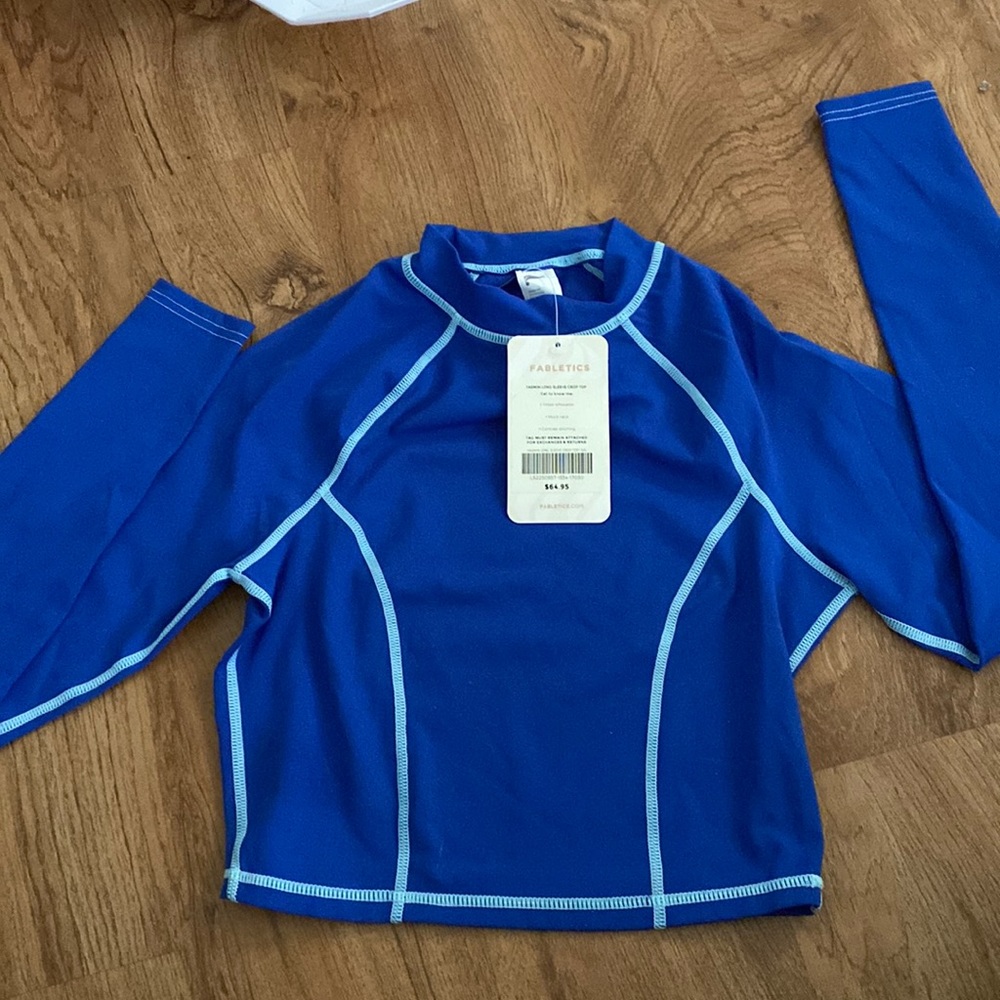 Fabletics Yasmin Longsleeve Crop size S NWT